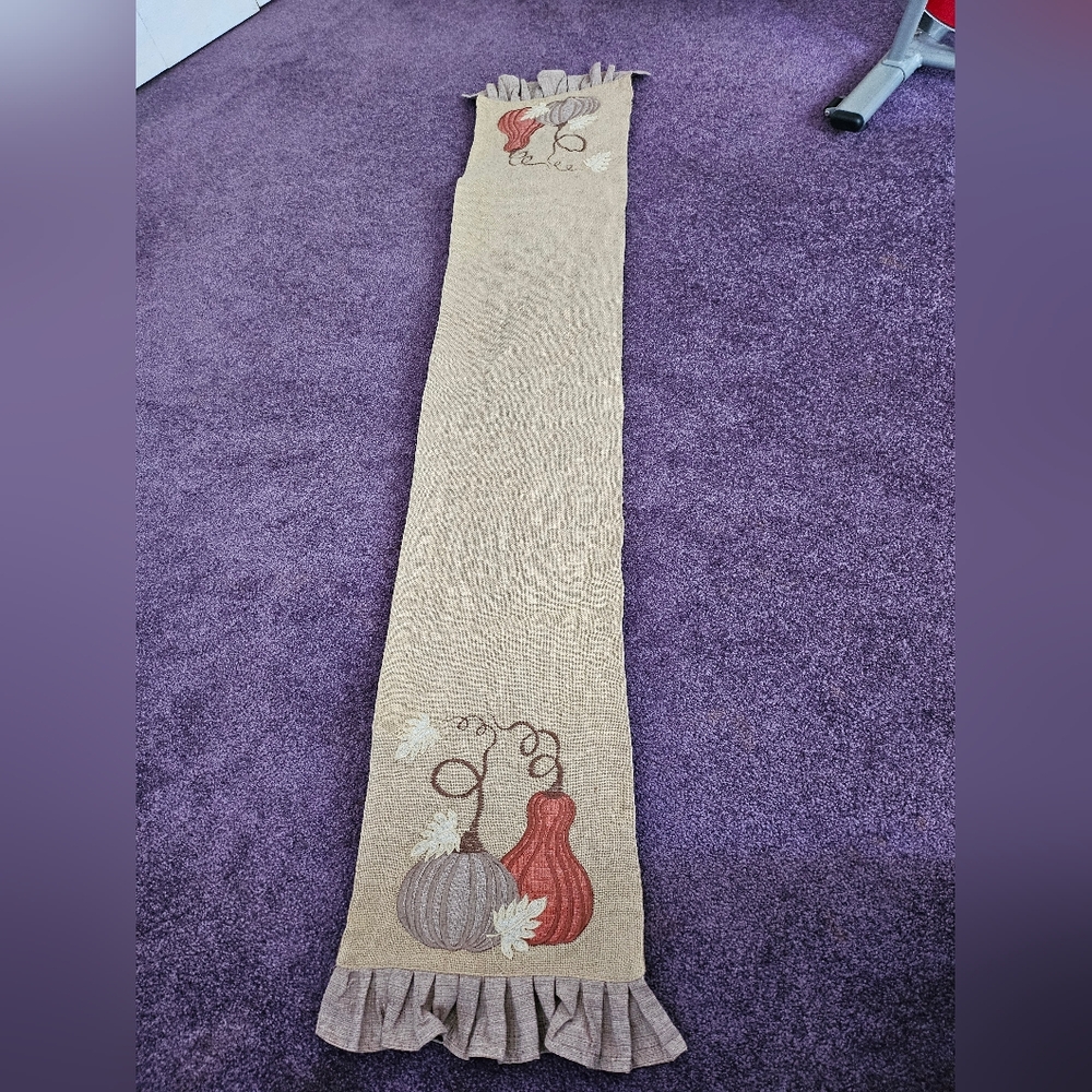 Thanksgiving table runner.